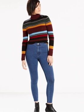 Levi's Women's Skinny Jeans in Dark Blue Denim